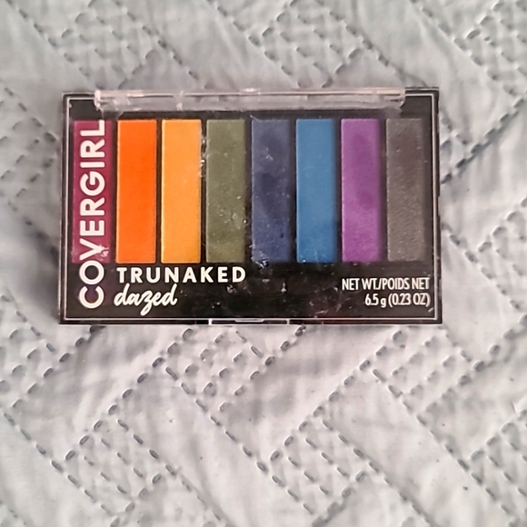 Covergirl 835 Trunaked Dazed Pallette - Picture 1 of 2